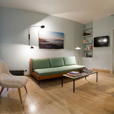 Contemporary Saint Sauveur One Bedroom Apartamento